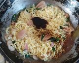 Foto langkah ke 8 dari resep Mie Keriting Cabai Hijau.