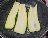A picture of step 2 of Chistorra and Zucchini Pinchos.