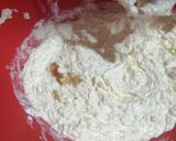 A picture of step 2 of Frosting sugar cookies.