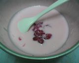 Foto langkah ke 4 dari resep Strawberry cheese cake.