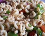 Foto del paso 2 de la receta: Ensalada mediterránea de pasta y langostinos