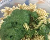 Foto del paso 2 de la receta: Pasta Fusilli en Salsa Pesto Espinaca Albahaca!