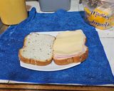 Foto del paso 1 de la receta: Sándwich de queso a la parrilla (Grilled cheese sándwich)