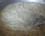 देसी फ्लेवर हक्का नूडल्स (desi flavour Hakka noodles recipe in Hindi) रेसिपी चरण 2 फोटो