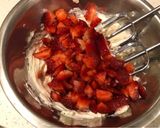 Foto del paso 1 de la receta: Queque relleno con frutillas y queso crema