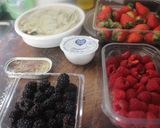 Foto del paso 1 de la receta: Banderillas de fresas y frutos del bosque