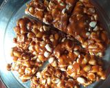 मूंगफली और गुड़ की चिक्की (mungfali aur gur ki chikki recipe in Hindi) रेसिपी चरण 6 फोटो