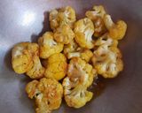আলু ফুলকপি দিয়ে কাতলা মাছের ঝোল (Aloo fulkopi diye katla macher jhol recipe in Bengali) রেসিপির ধাপ 2 ছবি