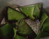 Foto langkah ke 6 dari resep Awug Bungkus Daun Pisang.