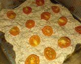 Foto del paso 7 de la receta: Focaccia integral ⭒ con tomate cherry y flores de puerro
