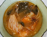 Foto langkah ke 6 dari resep Suki Kuah Tomyam Seafood Segar 😍.