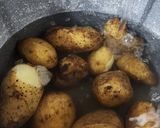 Foto del paso 1 de la receta: 🥔 Tortilla de papas española. Otra versión, cocción de las papas combinada 🥔 sin freír!!