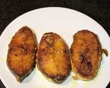 A picture of step 2 of Goan fish curry.