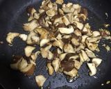 Foto del paso 4 de la receta Tostada de pan con revuelto de setas