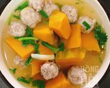 Hình bước làm 2 của món Canh chả cá bí đỏ
