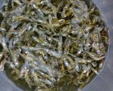 A picture of step 2 of Fried omena with ugali#authormarathon.