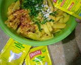 A picture of step 3 of Pakoray fries.