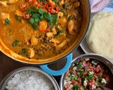 A picture of step 3 of Chicken, spinach & brown lentil coconut curry.