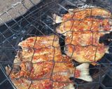 Foto langkah ke 5 dari resep Ikan Bakar Bumbu Merah 예르다🐟.