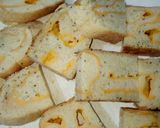 Hình bước làm 1 của món Bánh Mì Chiên Trứng Sữa