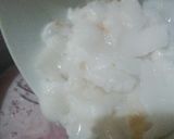 Foto langkah ke 4 dari resep Jelly coconut strowberry yougurt.