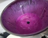 A picture of step 1 of Dragon fruit milkshake.