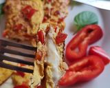 Foto del paso 5 de la receta: Omelette de morrón rojo y queso fresco