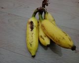 Foto langkah ke 2 dari resep Banana Spring Roll.
