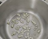 Foto del paso 2 de la receta: Suprema de merluza en salsa verde con guisantes
