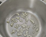 Foto del paso 2 de la receta: Suprema de merluza en salsa verde con guisantes