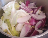 Foto del paso 1 de la receta: Vichyssoise con croutons al parmesano