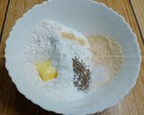तांदूळ-उडदाची चकली /मुरुक्कू (chakali recipe in marathi) रेसिपी स्टेप 2 फोटो 