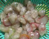 Foto langkah ke 1 dari resep Seblak basah isi cilok.