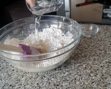 Foto del paso 5 de la receta: Coca salada con escalivada, huevo duro, atún... (con lo que prefieras)