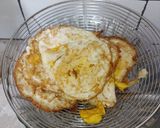 Foto langkah ke 2 dari resep Telur ceplok kecap.