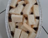 Foto langkah ke 1 dari resep Bread Pudding with Custard Sauce.