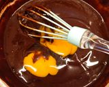Foto langkah ke 4 dari resep Triple Chocolate Fudgy Brownies.