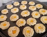 A picture of step 5 of Orange Jam Butter Cöökies 🍊🍊🍊.