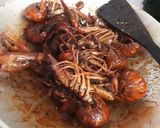 Foto langkah ke 4 dari resep Lobster lada hitam.