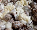 Hình bước làm 3 của món Ốc nhảy xào bơ phomai