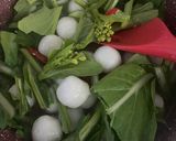Gambar langkah 4 resipi Sawi Bunga Tumis Fishball.