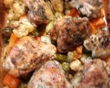 Csirkecombok zöldségágyon recept fázis 4 fotója
