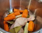Foto del paso 2 de la receta: Caldo de pollo con cabello de ángel