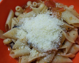Foto del paso 6 de la receta: Fideos con salsa rápida de tomates, champi y cebolla de verdeo
