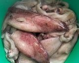 Foto langkah ke 1 dari resep Oseng Cumi Cabe Ijo.