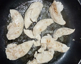 Foto del paso 3 de la receta: Solomillo de pollo en salsa de cebolla