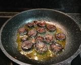 Foto del paso 5 de la receta: Espinaca fresca con lluvia de piñones y uvas pasas