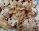 Foto del paso 3 de la receta Salteado de pechuga con patatas y champiñones
