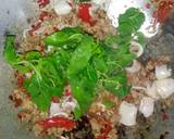 ผัดกระเพราหมูสับใส่ปลาหมึก วิธีทำสูตร 5 รูป