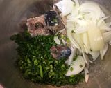 A picture of step 2 of Mackerel Spring Roll.